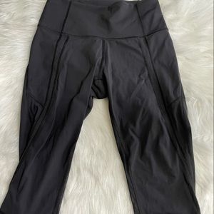 Black Lululemon leggings capris